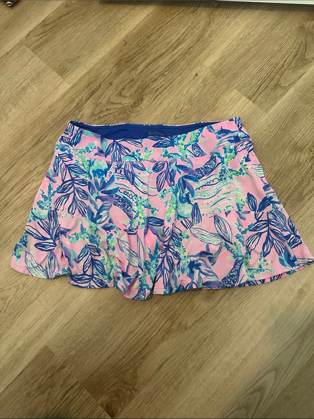 Lilly Pulitzer Luxletic Medium Skorts - Picture 3 of 9